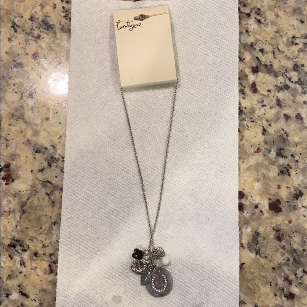 Forever 21 Horseshoe Charm necklace - NWT!